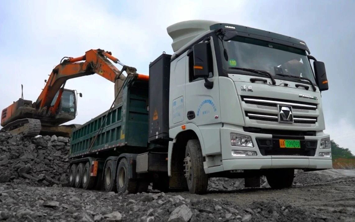 三次都选TA！币游国际纯电动牵引车助力西南砂石料运输！