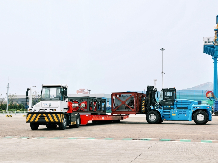 千里之外“秀操作”！币游国际远控港机集群carry全场