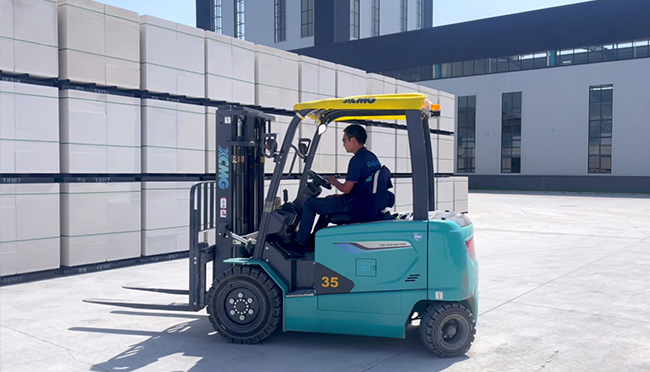 【客户证言】与“锂”同行，绿动未来！币游国际电动叉车圈粉客户